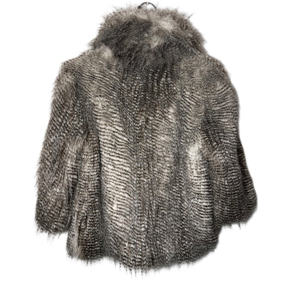 Guess Ladies Faux Fur 3/4 Sleeve Jacket Black & White Fur Size Medium - Picture 3 of 16